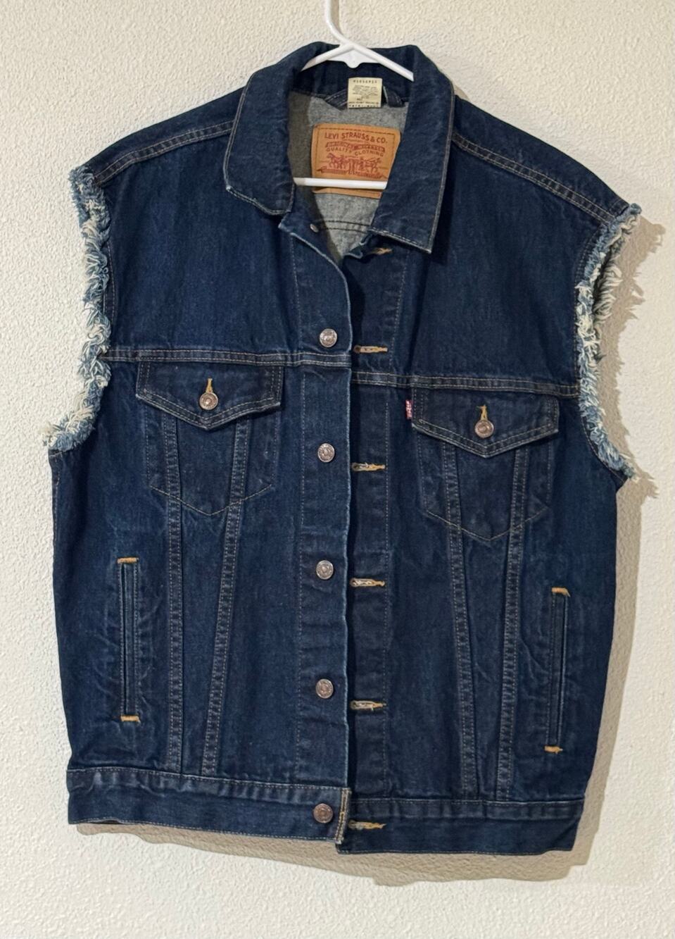 Vintage 90s Levi's 70507-0957 Custom Cut-Off Denim Trucker Vest Men Size M Punk
